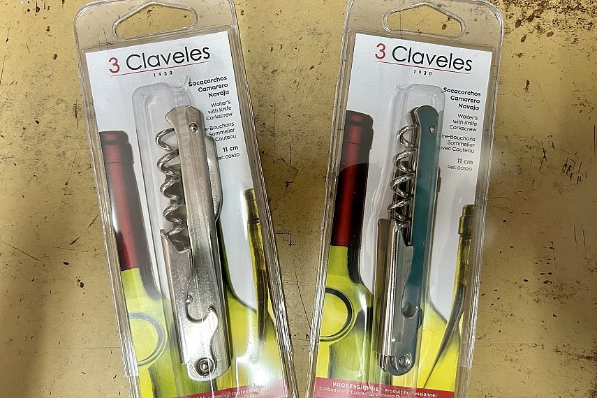 Distribuidores oficiales Marjoman y 3 Claveles Distribuidores oficiales Marjoman y 3 Claveles